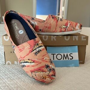 Coral Canvas Printed Palms Toms - New in Box